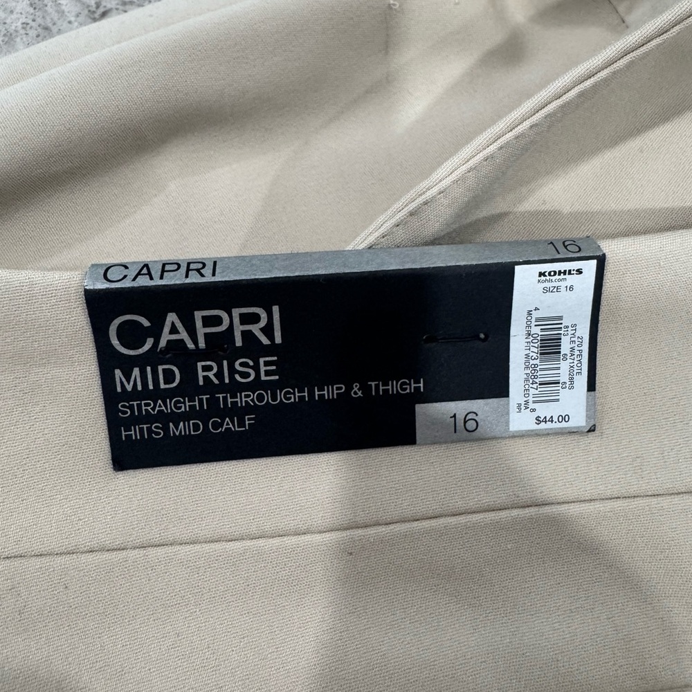 Apt. 9 Tan Capri Style pants - Picture 5 of 8